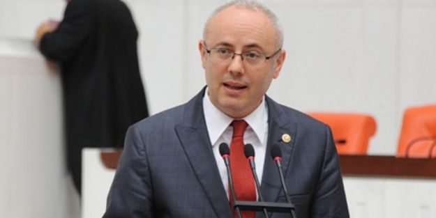 Bir Truva daha istifa etti