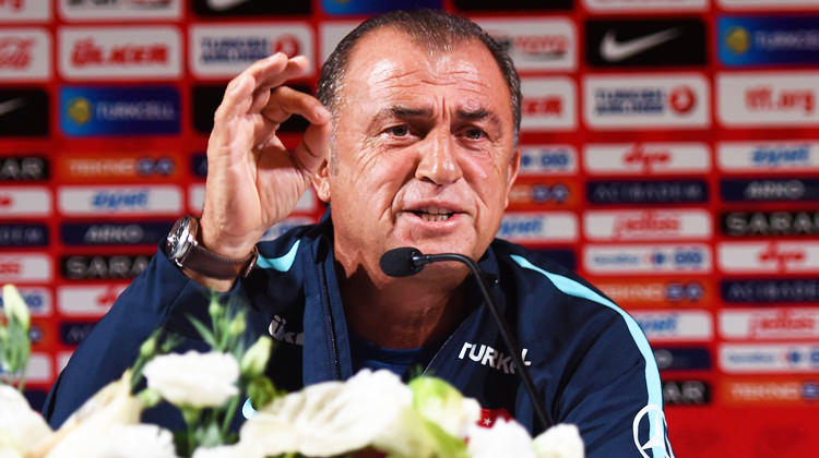 'Biraz onurunuz varsa istifa edersiniz'