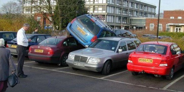 Birbirinden tuhaf park kazaları - FOTO