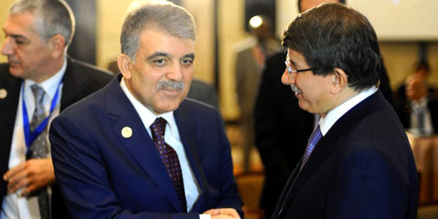 Birbirleri ile yarışıyorlar! Abdullah Gül'ün ardından Ahmet Davutoğlu’ndan da skandal açıklama