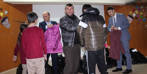 Birbirlerinden şikayetçi olan komşular bakın nasıl uzlaştı