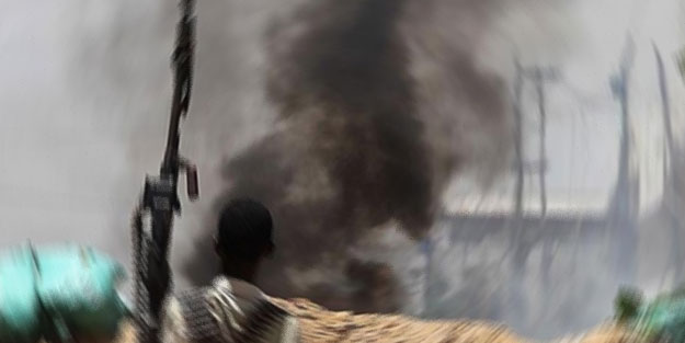 Birçok ev ateşe verildi, çok sayıda kişi yaşamını yitirdi! Ülkede kanlı silahlı saldırı