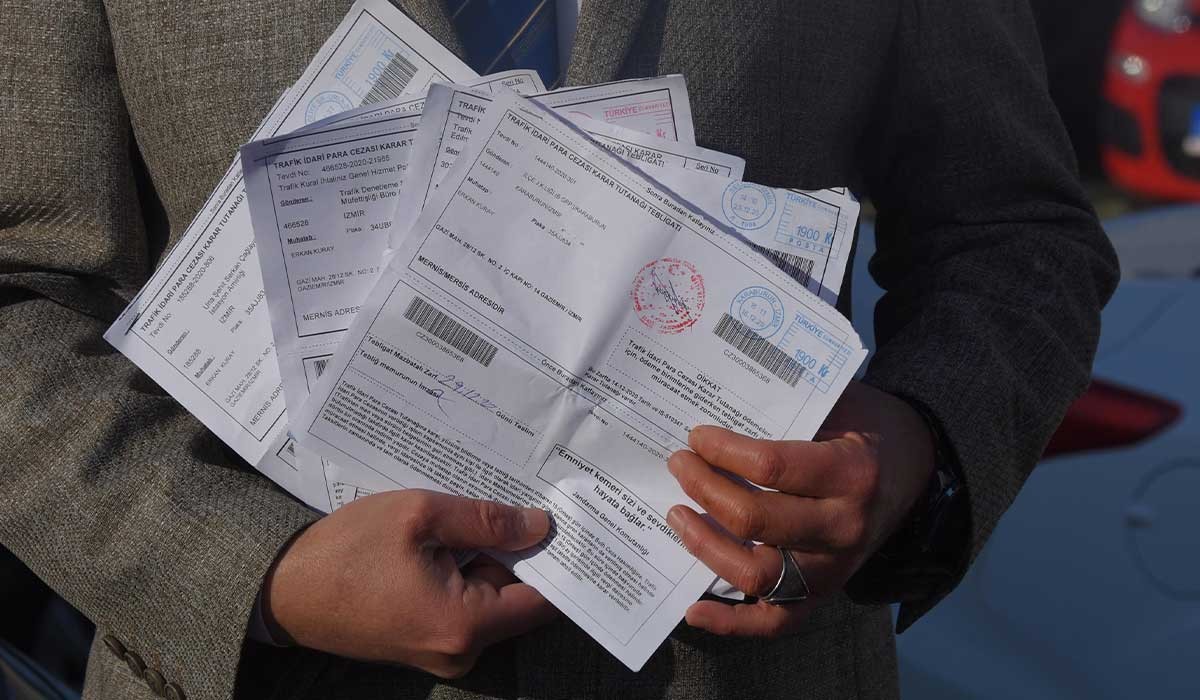Birçok sürücü, bunun yasak olduğunu bile bilmiyor! Ocak ayından bu yana patır patır ceza yazıldı! Yok yere tam 873 TL ödeyebilirsiniz