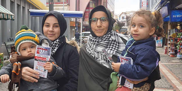 Birçok yerden takdir topladı! iki gönüllü amne sokakta bakın ne dağıttı