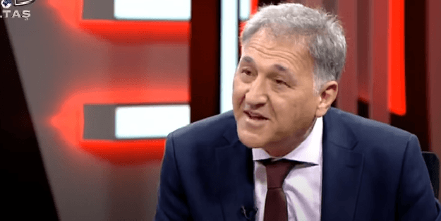 Birden ayağa kalkarak ‘Bu Türk akıllı’ demeye başladı! Cezayirli öğrenciye ‘sömürgecilik’ dersi
