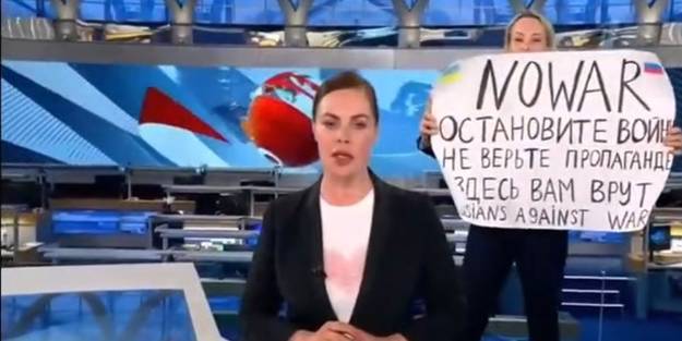 Birden içeri dalıp… Rus kanalında stüdyo buz kesti