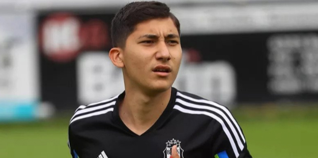 Biri bu çocuğa ADAMLIĞI öğretsin!