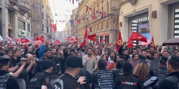 Biri bu Z kuşağına hatırlatsın! Yırtınsanız da tepinseniz de Erdoğan 5 yıl Cumhurbaşkanı