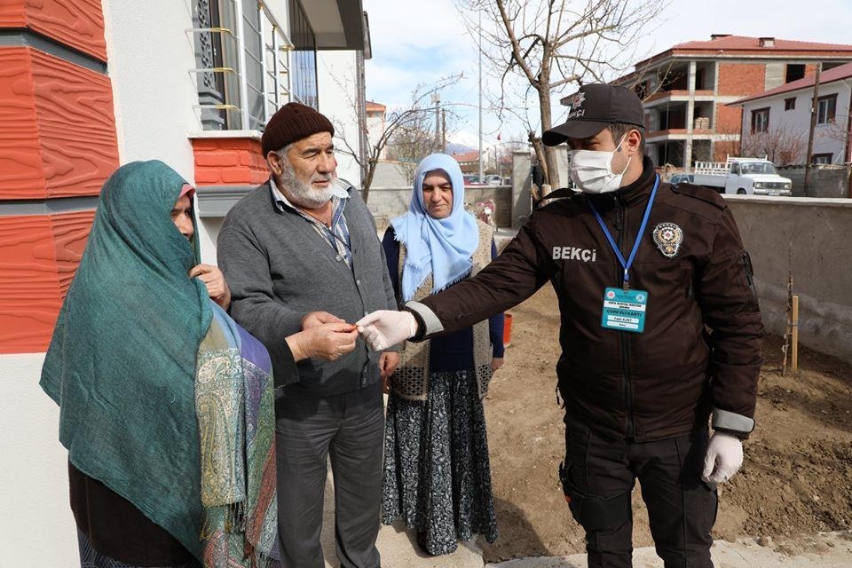 Biriktirdikleri parayı Milli Dayanışma Kampanyası’na bağışladılar 