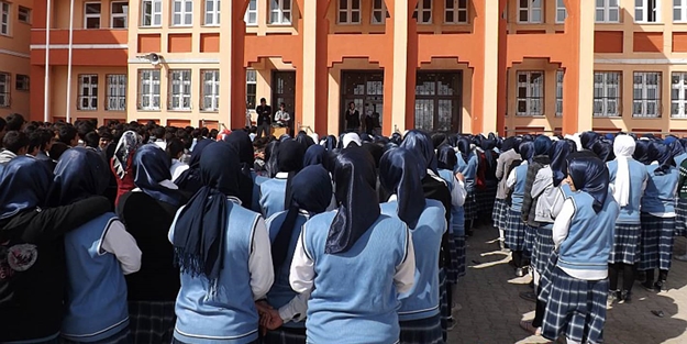 Birileri yine kuduracak! YKS'de imam hatip başarısı: İlk 100'de 57 derece!