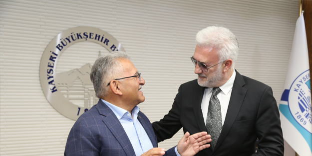 Birilerinin hedef tahtasına koyduğu Tamer Karadağlı durmak bilmiyor!