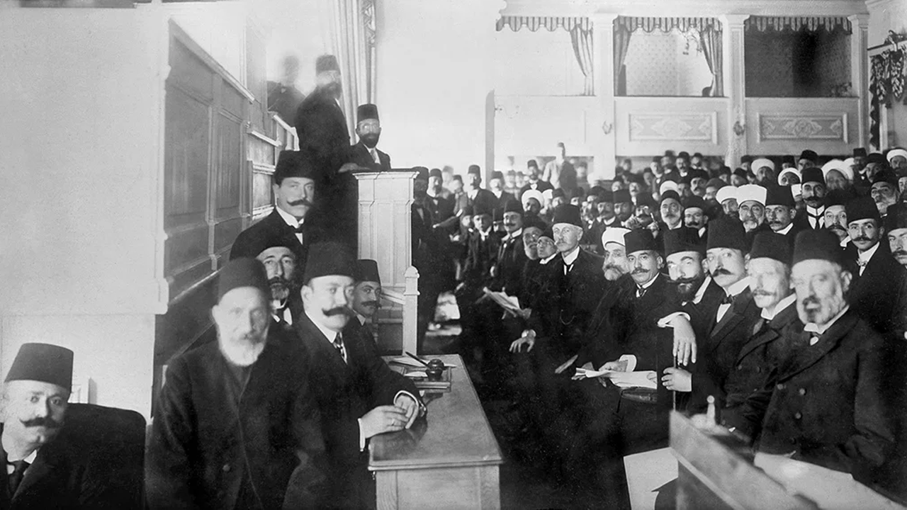 'Birinci meclisin İslami ruhuna yeniden dönmek'