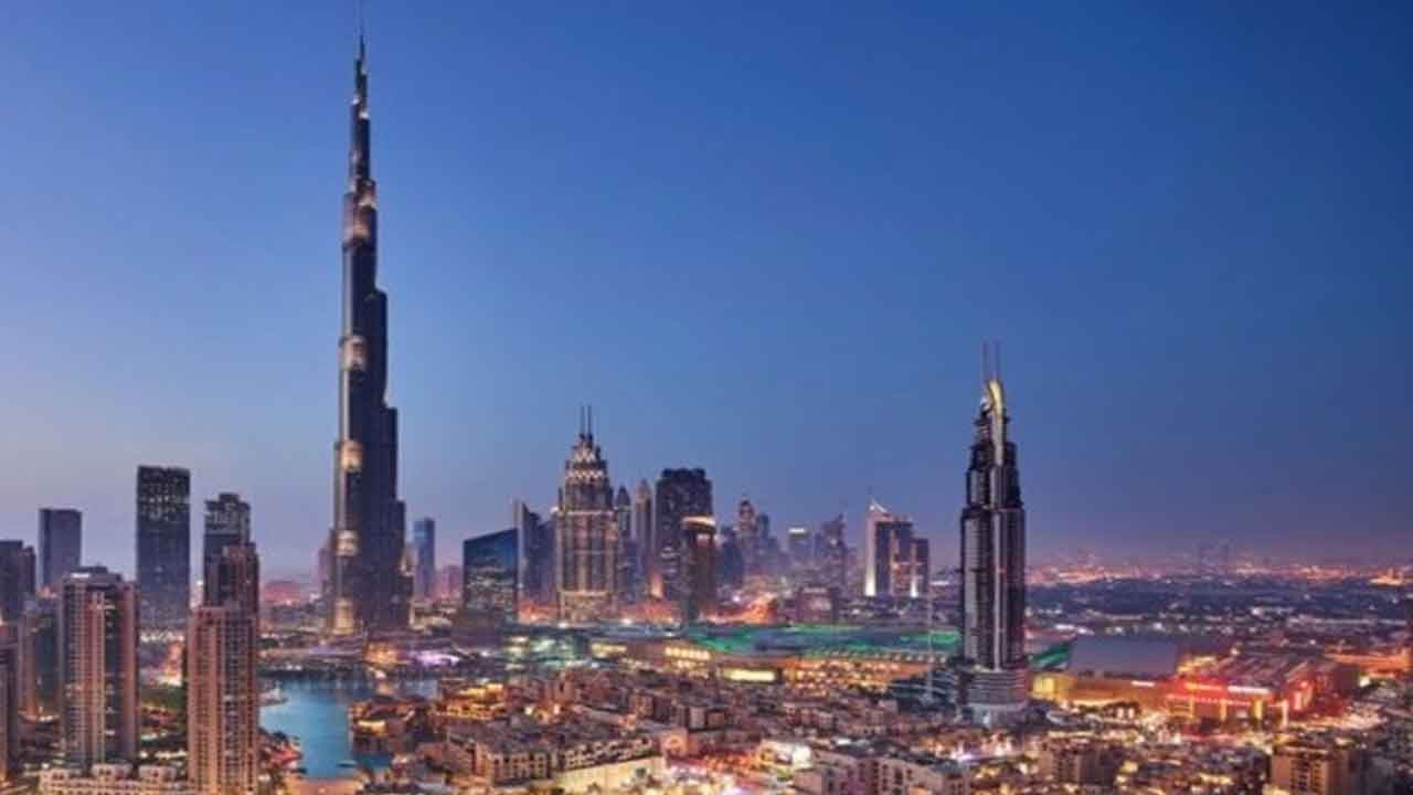 Birleşik Arap Emirlikleri'nde sıcak saatler