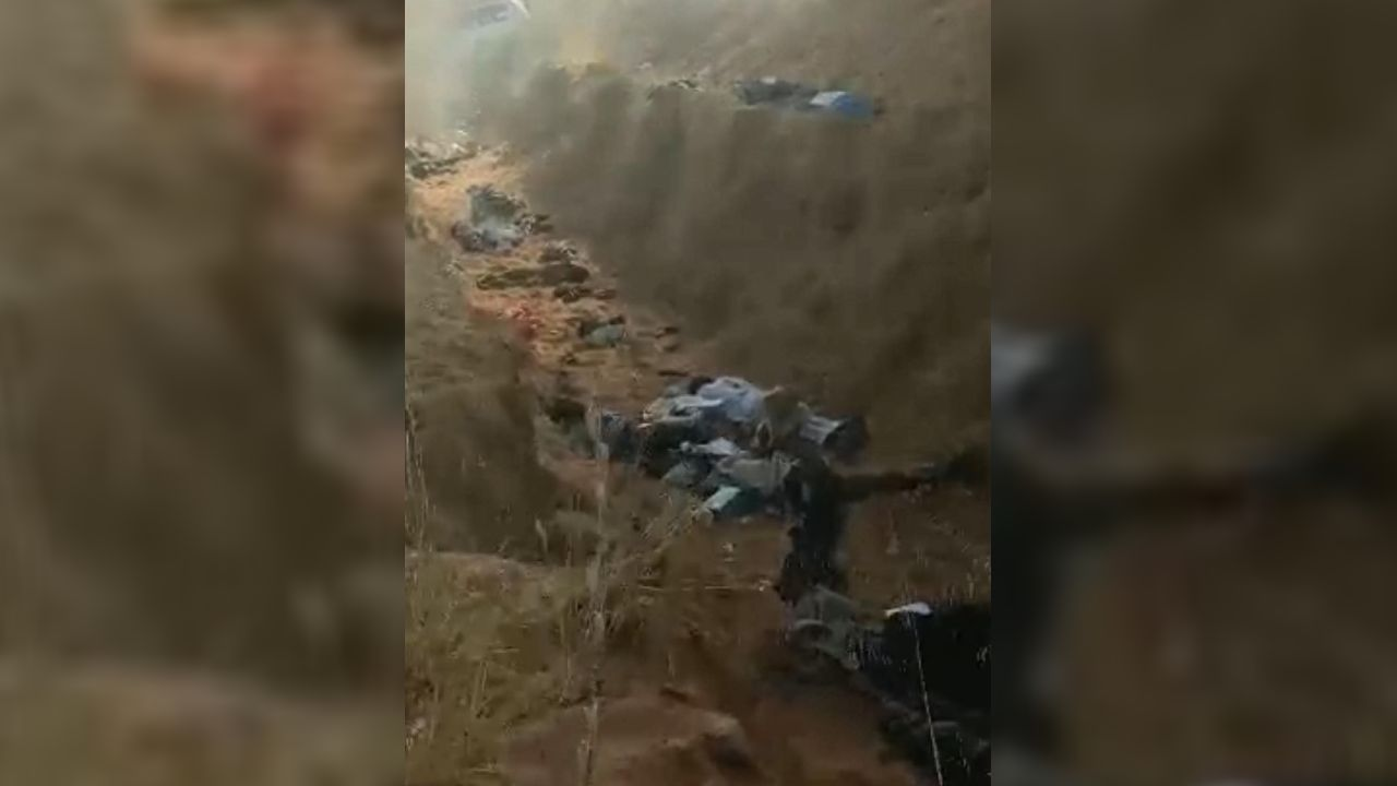 Birleşik Arap Emirlikleri'ne bağlı çeteler cesetleri yakıyor, toplu mezarlara gömüyor!