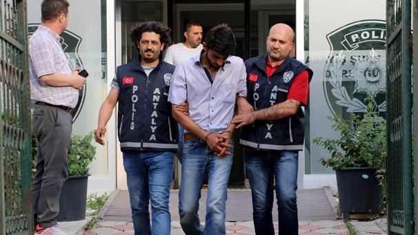Birlikte yaşadığı kadını boğarak öldürdü, 'Elektrik çarptı' dedi