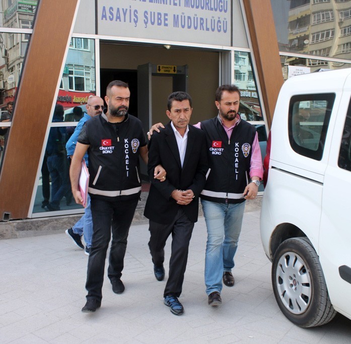Birlikte yaşadığı kadını çocuğunun önünde öldüren şahsa müebbet hapis 
