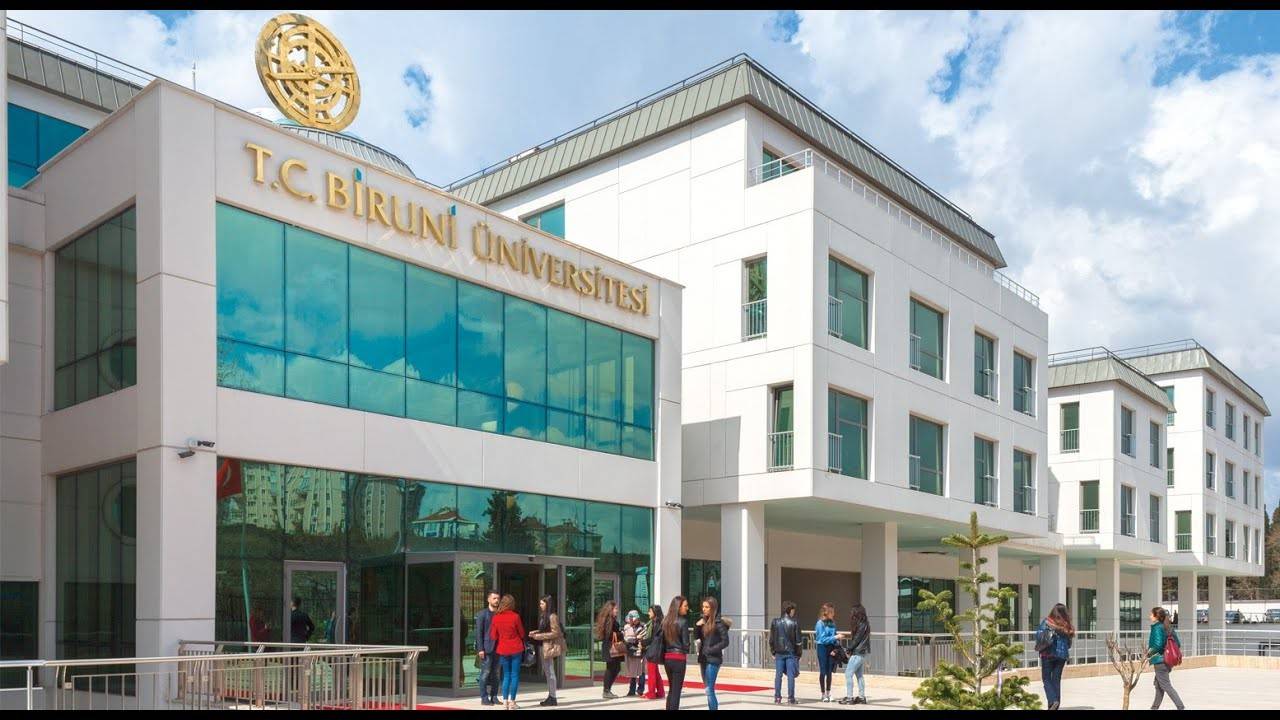 Biruni Üniversitesi öğretim üyeleri alıyor