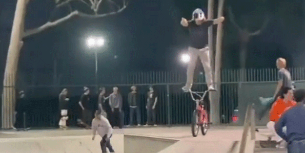 Bisiklet denge uzmanı ağızları açıkta bıraktı! Kimse böylesini görmedi