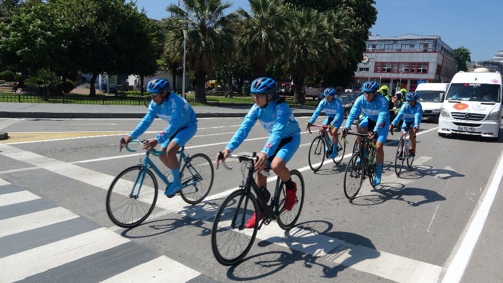 Bisikletçiler 100. yılda bin 100 kilometre pedal çevirecek 