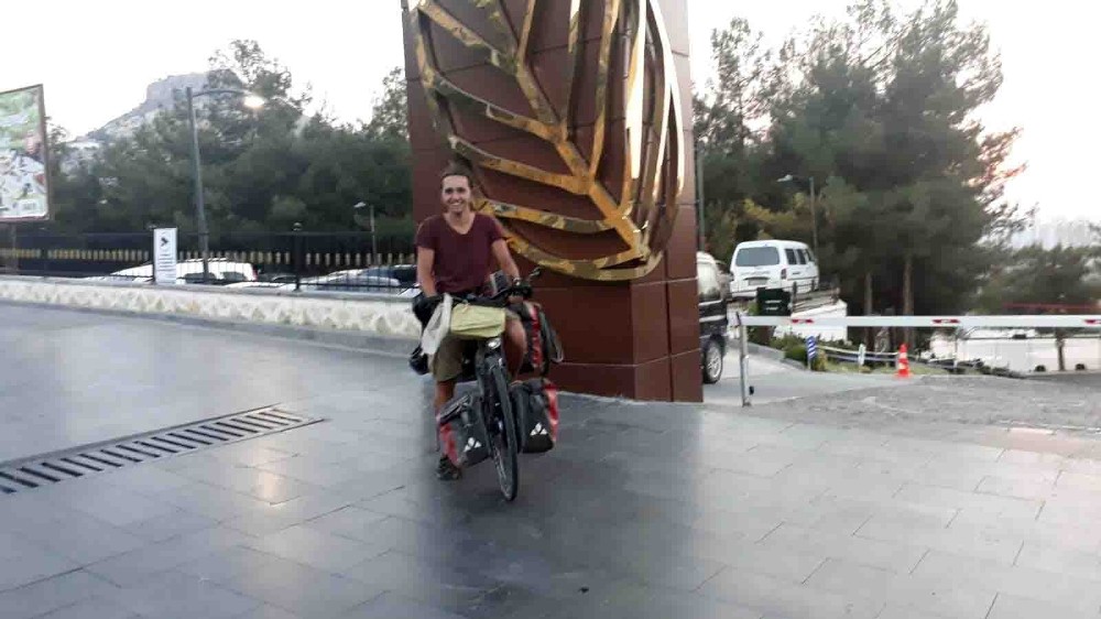 Bisikleti ile 10 ayda 52 il gezdi 