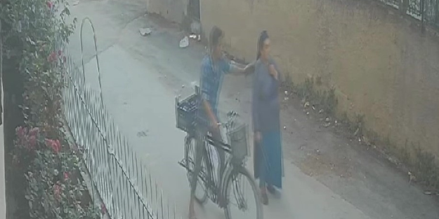 Bisikletli hırsız kadından dayak yedi!