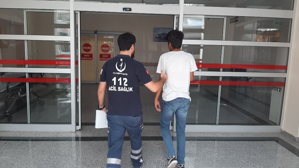 Bisikletten düşen genç yaralandı 
