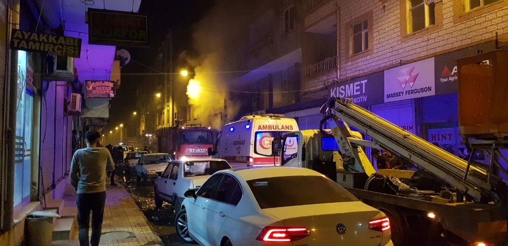 Bismil’de döşeme atölyesinde yangın 