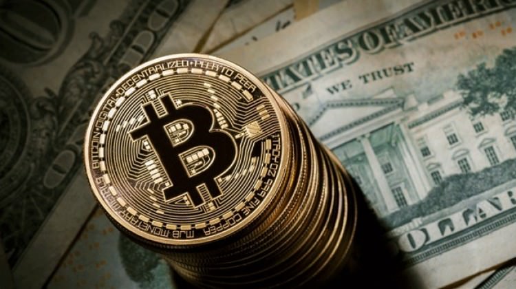 Bitcoin rekorun altına geriledi