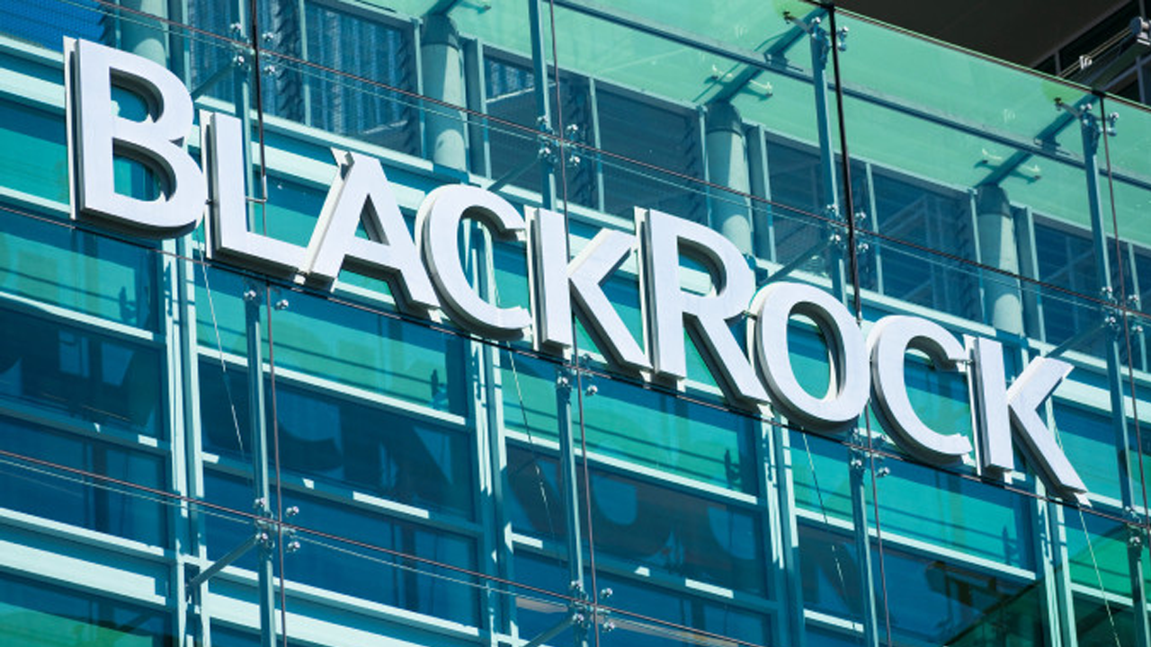 Bitcoin tepetaklak olur: BlackRock ‘riskten kaçınma modu’na geçmeye hazırlanıyor