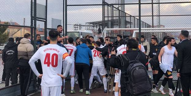 Bitiş düdüğü çaldı ortalık savaş alanına döndü!