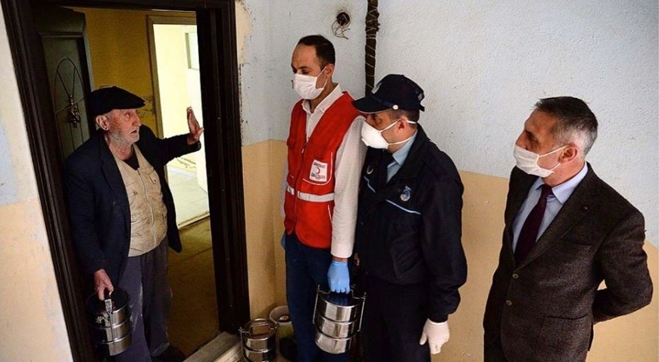 Bitlis Belediyesi sıcak yemek servisiyle yaşlıların gönüllerine dokunuyor 