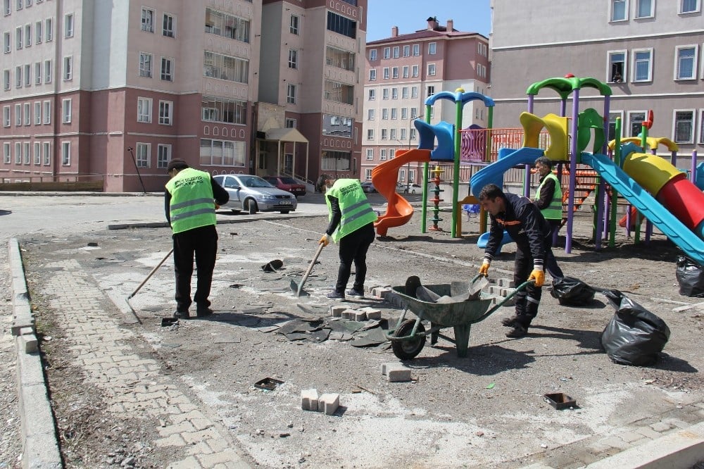 Bitlis Belediyesinden bahar temizliği 