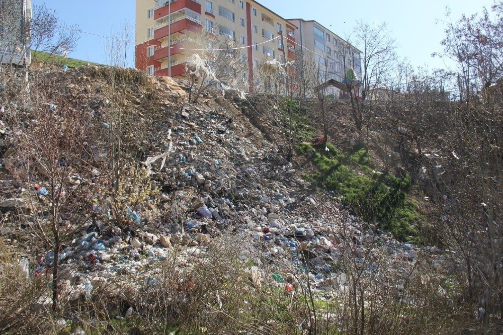 Bitlis Belediyesinin çalışmaları devam ediyor 