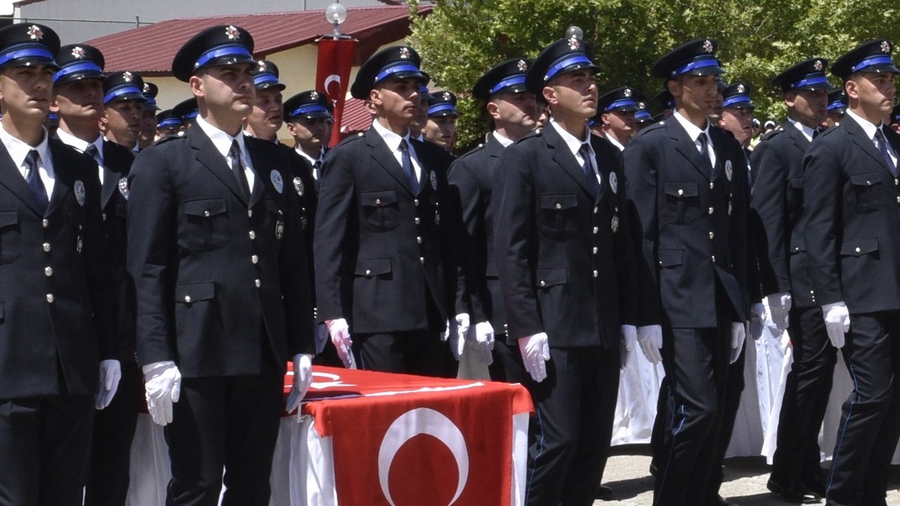 Bitlis POMEM’de 213 Polis Adayı Mezuniyet Sevinci Yaşadı