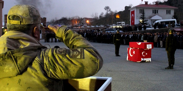 Bitlis şehidi son yolculuğuna uğurlanıyor