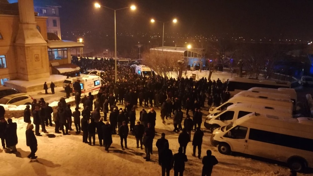 Bitlisli kanaat önderi Çevik, binlerce kişinin katılımıyla toprağa verildi 