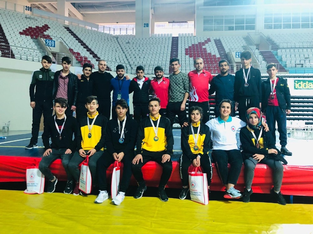 Bitlisli sporculardan büyük başarı 