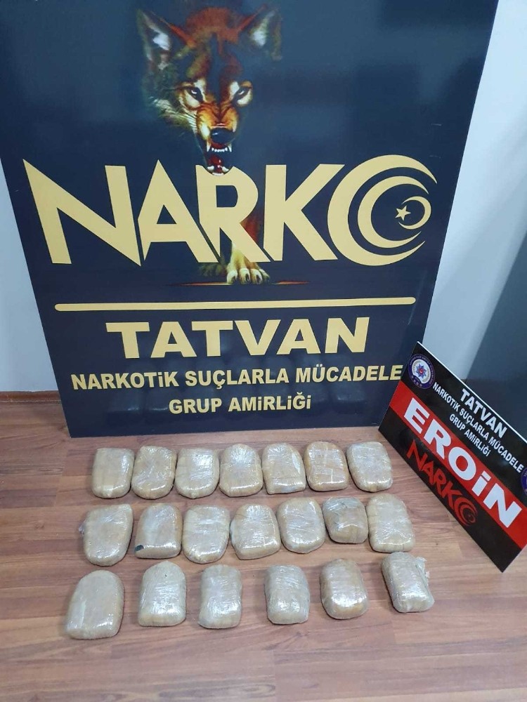 Bitlis’te 10 kilo eroin ele geçirildi 