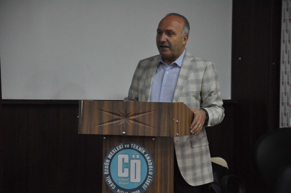 Bitlis’te 111 müdür yardımcısına mesleki eğitim 