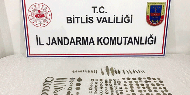 Bitlis'te 220 tarihi obje ele geçirildi