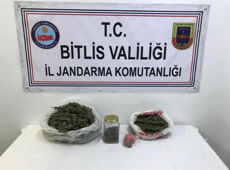 Bitlis’te 4 kilo 300 gram kubar esrar ele geçirildi 