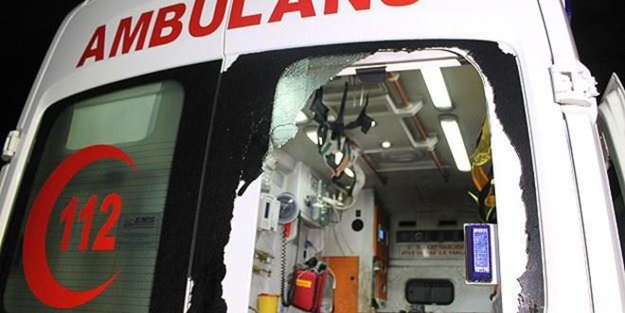 Bitlis'te ambulansa saldırı