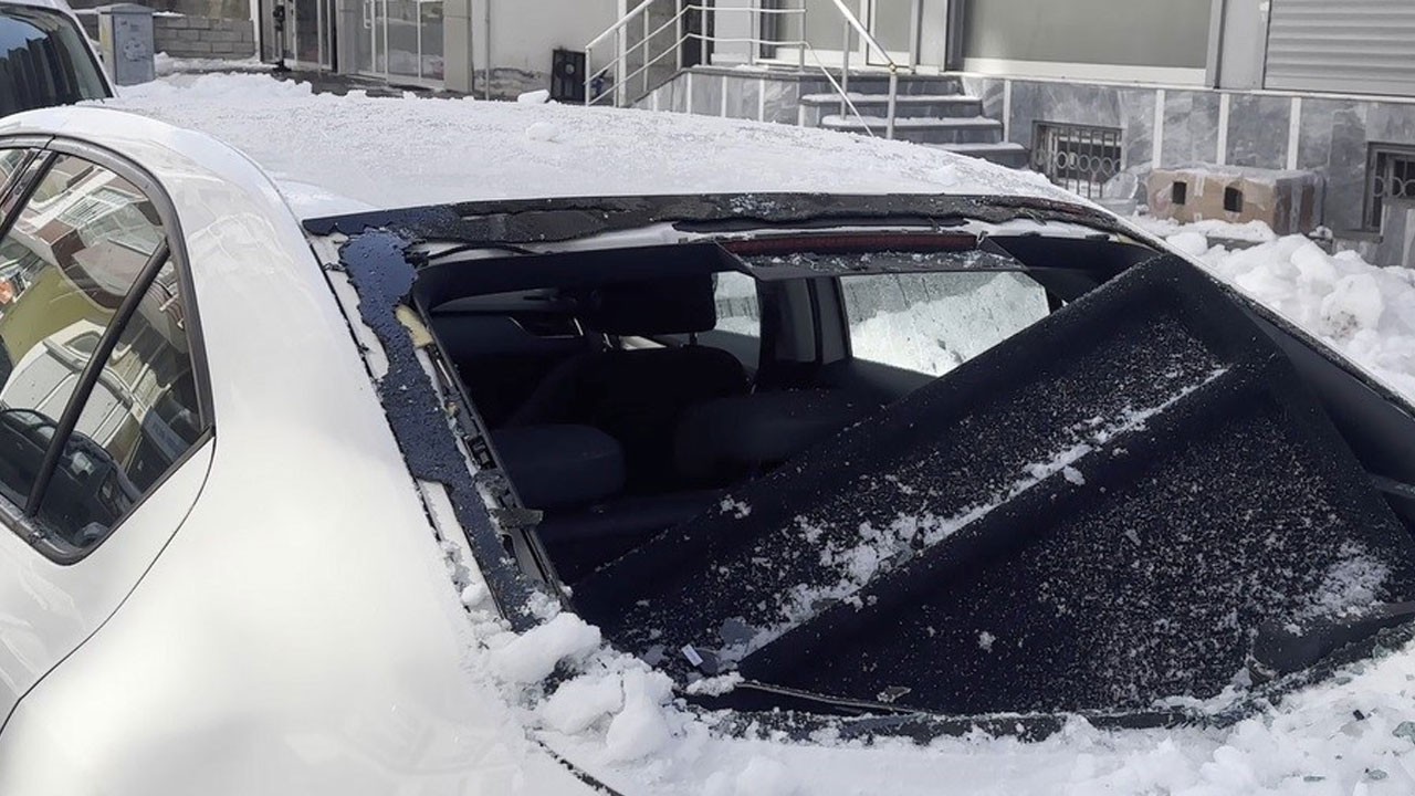 Bitlis’te çatılardan ölüm yağıyor!