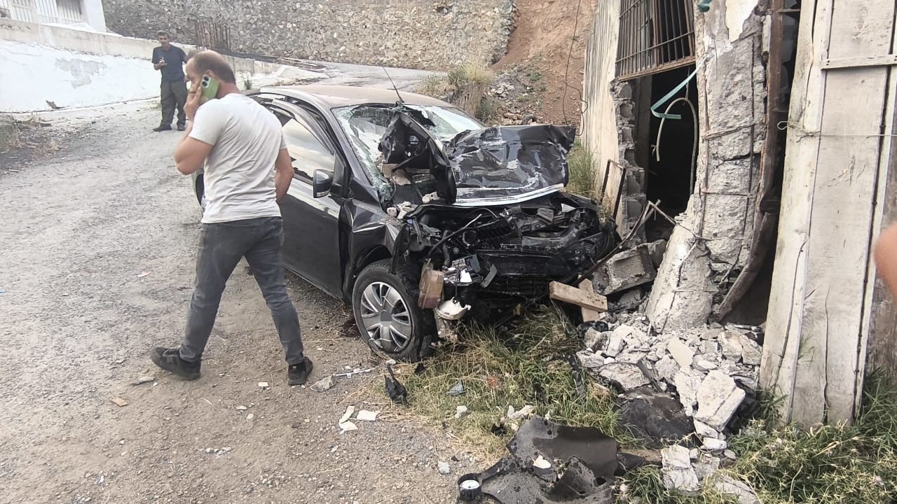 Bitlis’te Feci Kaza: 2 Kadın Hayatını Kaybetti, 2 Kişi Yaralandı