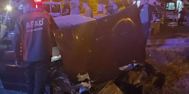 Bitlis’te iki otomobil çarpıştı: 8 yaralı