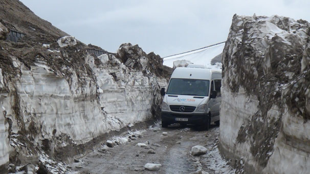 Bitlis ilimizde kar kalınlığı 4 metreyi buluyor