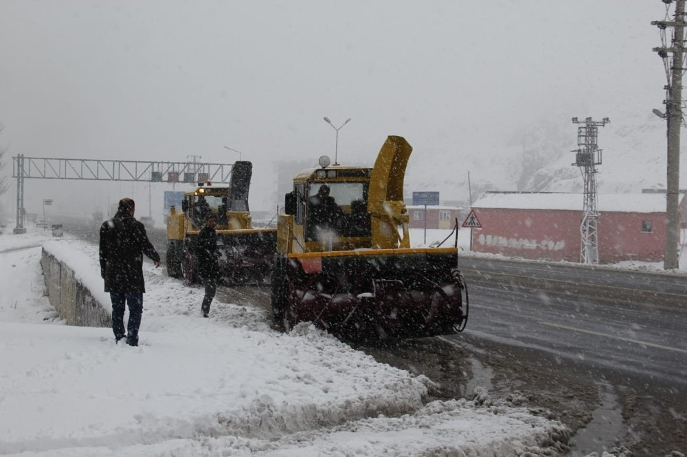 Bitlis’te kar yağışı 