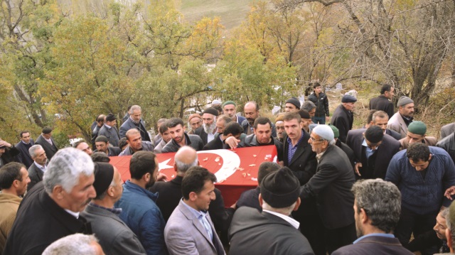 Bitlis'te muhtarı infaz ettiler