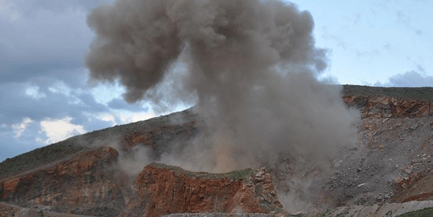 Bitlis'te patlayıcı yüklü araç imha edildi