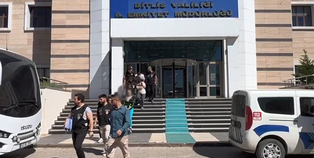Bitlis'te sosyal medyalı fuhuş operasyonu: 3 tutuklama